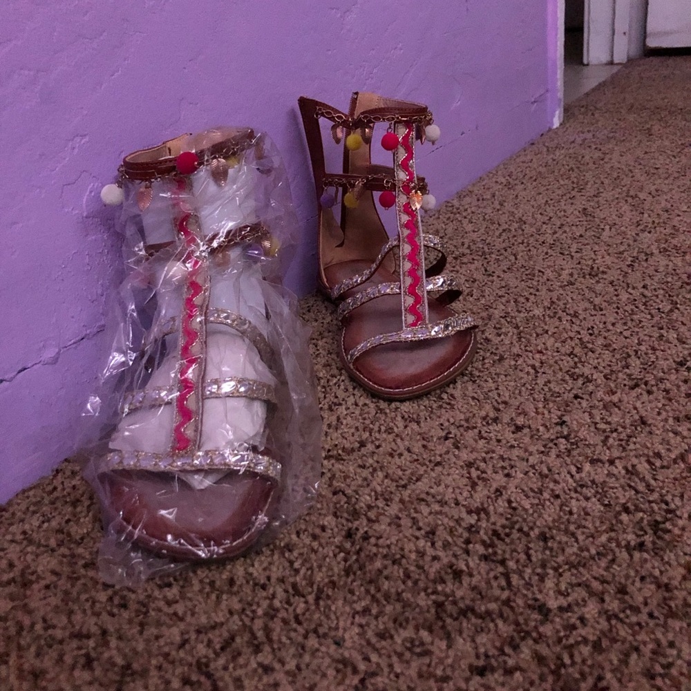 Women sandals